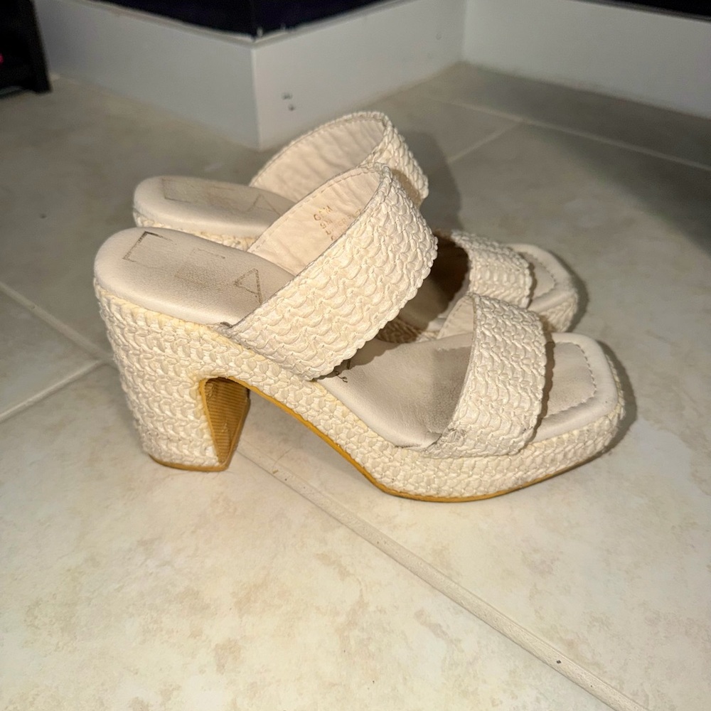 BEACHGOLD Cream Textured Heeled Sandals